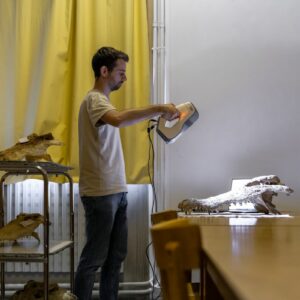 Séance de numérisation surfacique avec le scanner Artec Eva par Nicolas Rinder, UCBL - @Simon_Bianchetti / @CNRS